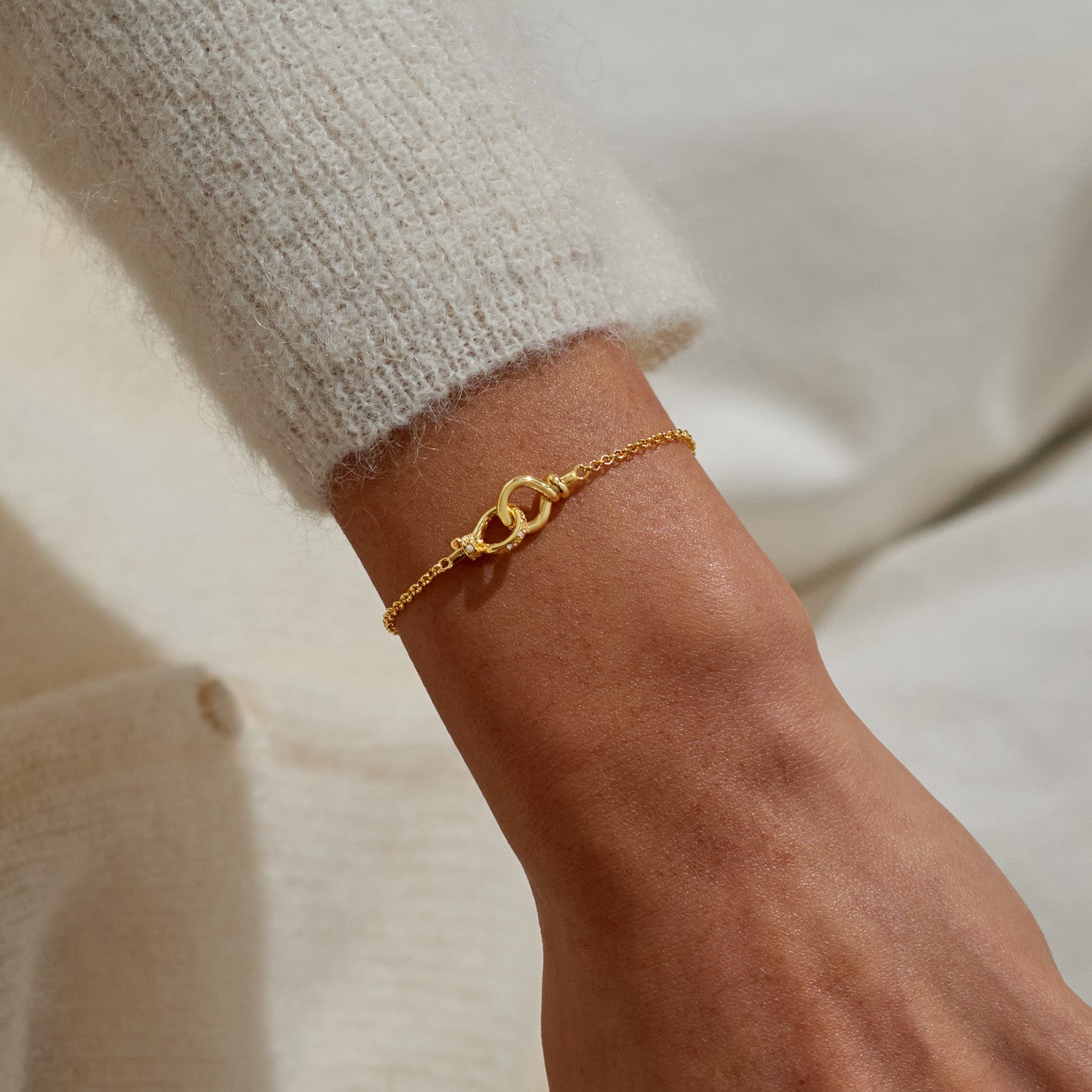 Joma Jewellery Evermore | Linked Knot | Gold Plated | Bracelet | 18cm + 3cm Extender