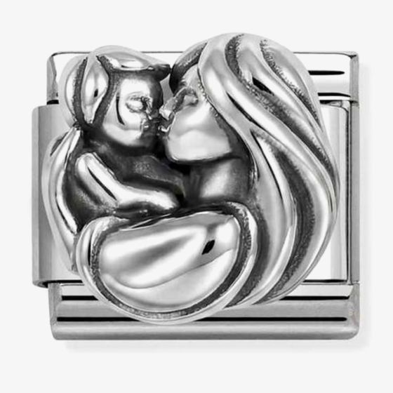 Nomination Italy Classic Composable charm in sterling silver and stainless steel depicting a mother and child in an oxidised finish