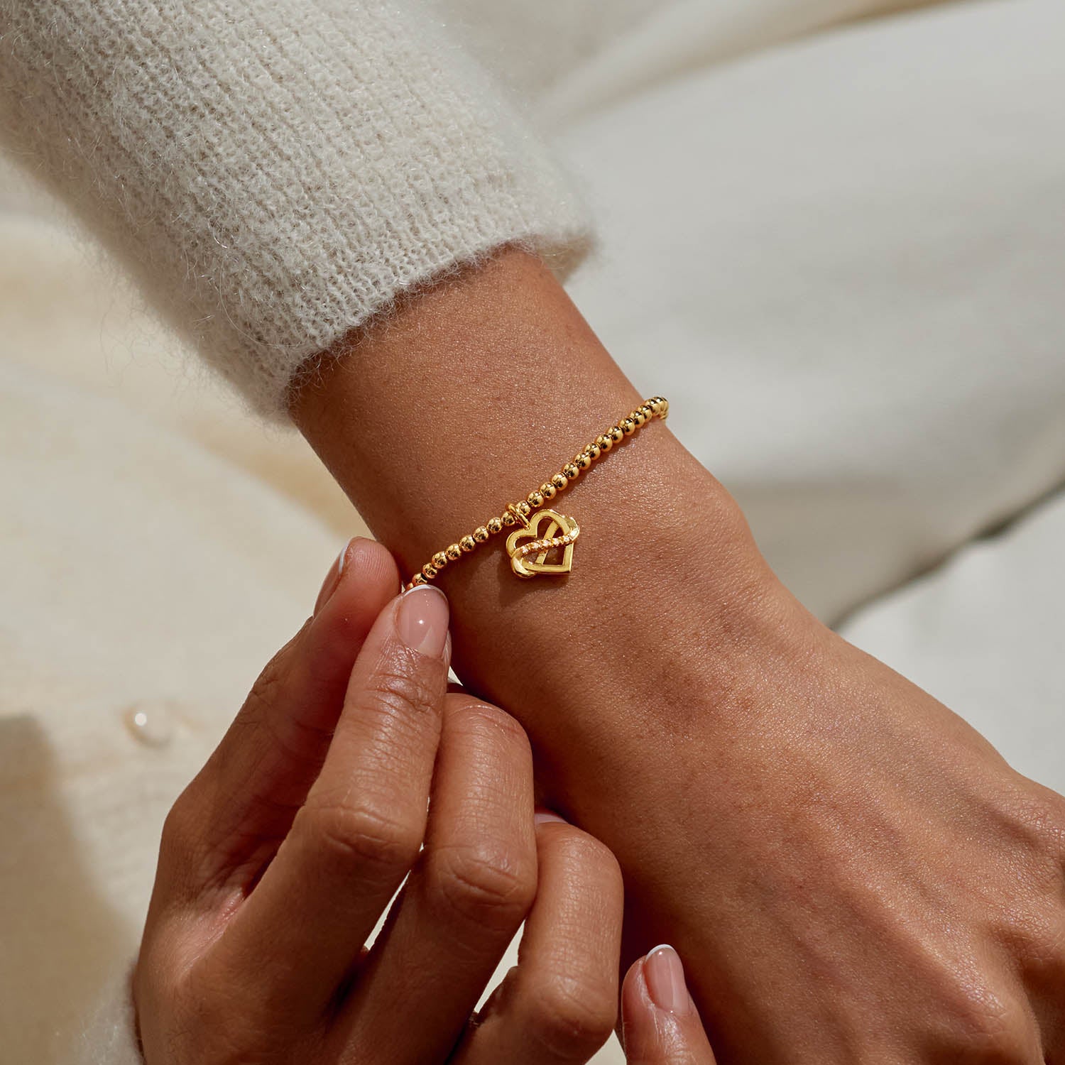 Joma Jewellery Gold A Little | Family Is A Gift That Lasts Forever | Gold Plated | Bracelet | 17.5cm Stretch