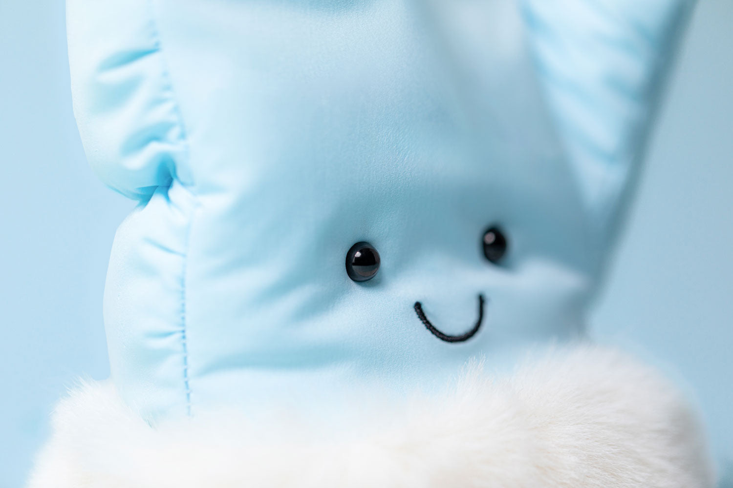 Jellycat Amuseables Mitten – Cosy Winter Plush Toy – Curios Gifts