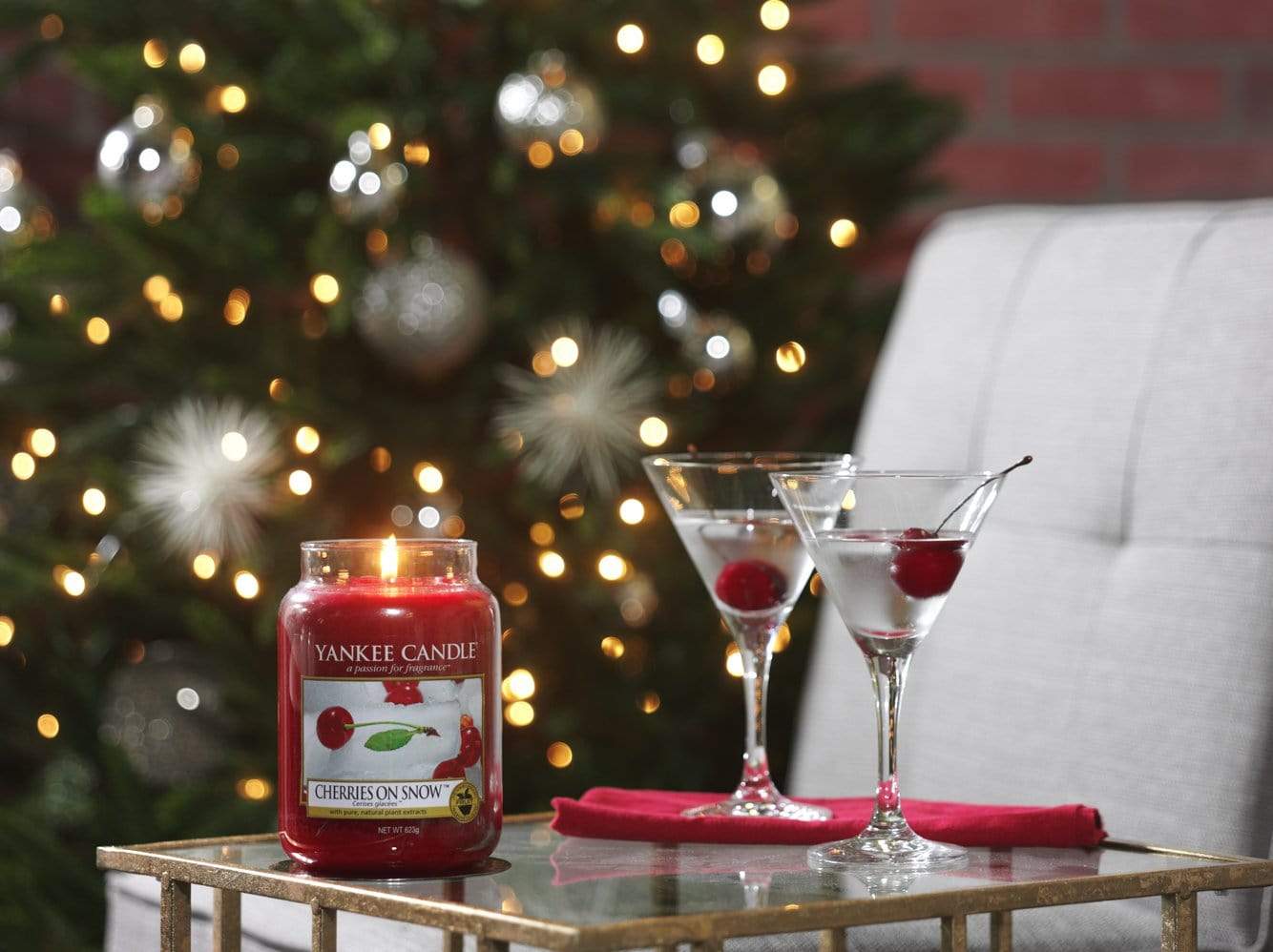 Yankee Candle Large Jar Candle Yankee Candle Large Jar - Cherries On Snow (Limited Edition Returning Fragrance)